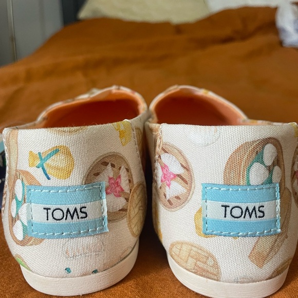 NWT TOMS Dumplings Print Canvas Womens Alpargata Slip On Shoes Size 7. - Picture 5 of 6